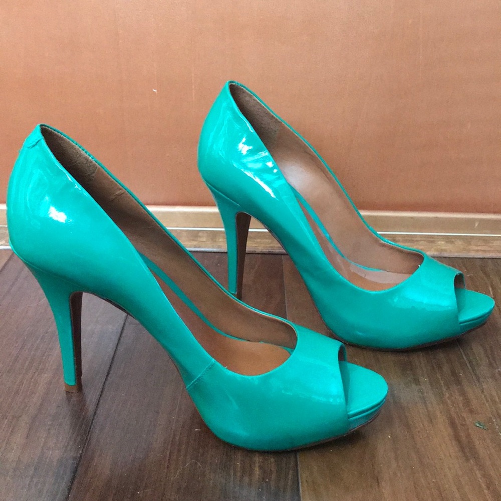 Schutz Women's Peep-Toe Pump